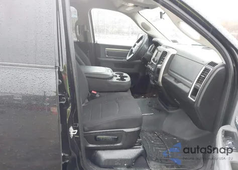 2020 Ram 1500 Classic Warlock 4X4 6'4 Box z USA, uszkodzony, nr VIN 1C6RR7GG7LS152818